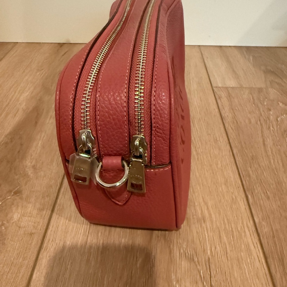 New with tag, coach Jess crossbody F75818 pink - Picture 4 of 5